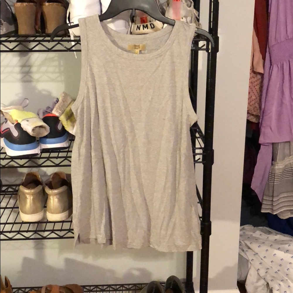 Very cute tank top!